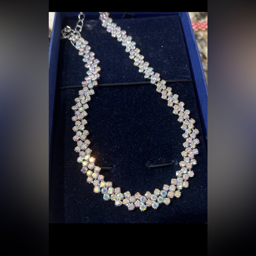 Gorgeous AB crystal choker/short necklace with swarovski elements CABR1 - Picture 3 of 11